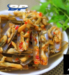 Nghêu trắng xào sate