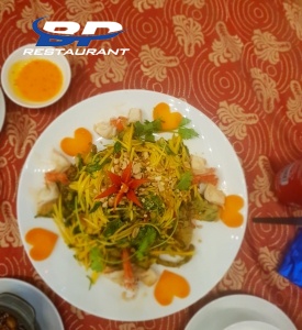 Gỏi rau muống chiên giòn tôm thịt 
