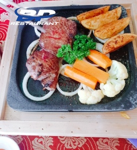 Bò Fuji Nướng Tảng 
