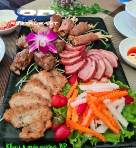 Khay bốn món 